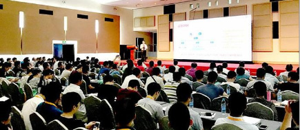 汉信受邀参加2018(第三届)中国装备制造业智能制造论坛